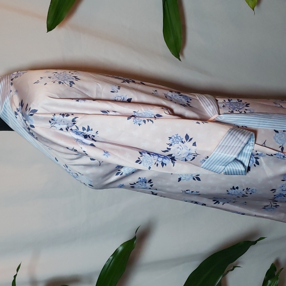 Pink robe - Picture 6 of 10